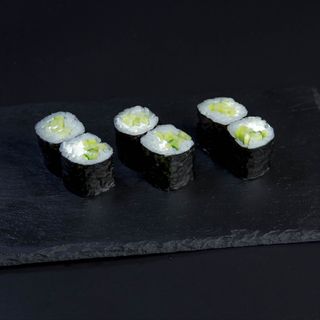 Hosomaki z Ogórkiem i Serkiem