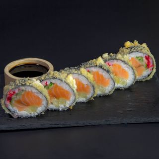Tempura Futomak z Łososiem 6 szt