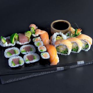 Tuna & Salmon Set 19 szt