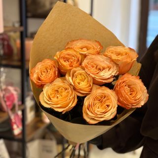 9 herbacianych róż piwonowych