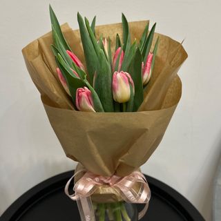 9 różowych tulipanów