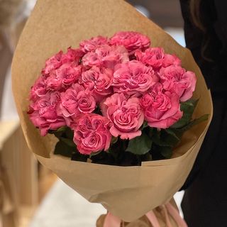 15 fioletowych róż piwonowych