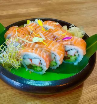 California roll z łososiem