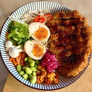 Katsumen Shoyu Ramen (ramen miesiąca)