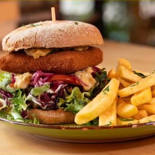 Burger , serem panierowanym