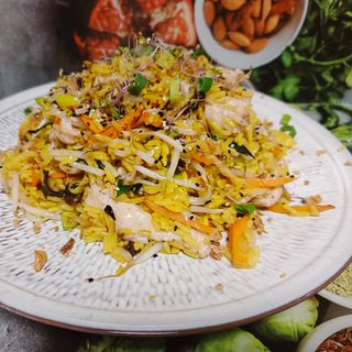 Ryż z mieszanymi mięsami i warzywami 