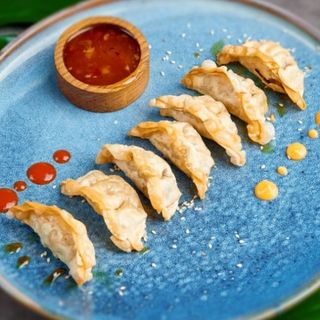 Pierożki Gyoza Z Kurczakiem i Grzybami