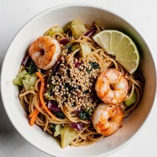Udon z Krewetkami i Warzywami