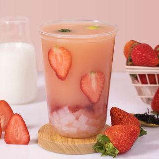 Strawberry Yakult 500ml