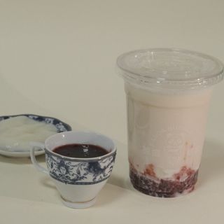 Strawberry Mochi Milk Tea 700ml