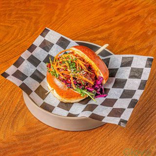 Burger z szarpanej kaczki 100g