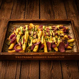 Fryty z Pastrami