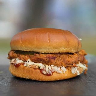 Burger szarpana wieprzowina