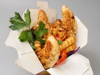 Średni box z polędwiczkami