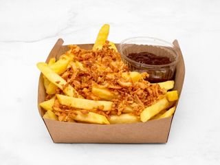 Frytki z chrupiącą smażoną cebulką