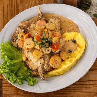 Wiosenny królik w śmietanie