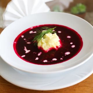 Krem z buraka z puree ziemniaczanym