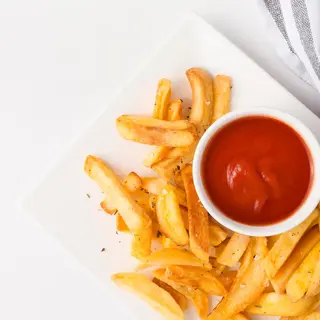 Frytki z ketchupem