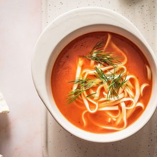 Pomidorowa z makaronem