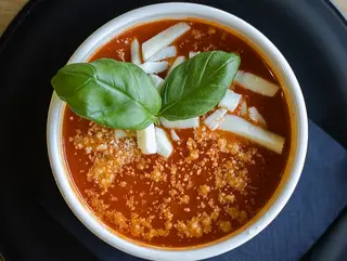 Krem pomidorowy z mozzarelą