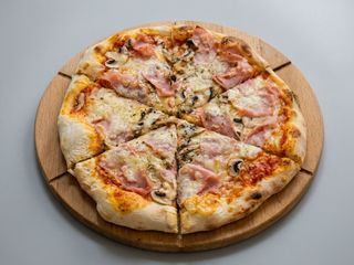 Pizza z szynką i pieczarkami 34 cm