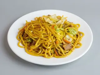 Makaron chiński z wieprzowiną
