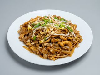 Makaron ryżowy z kurczakiem