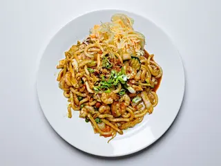 Udon z wieprzowiną