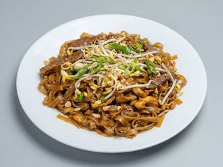 Makaron ryżowy z wołowiną