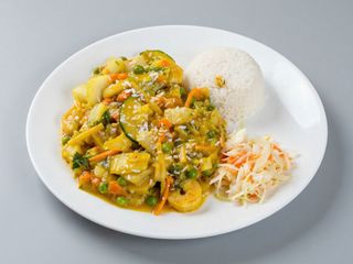 Krewetki koktajlowe w czerwonym curry lekko pikantne