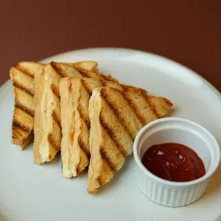 Tost szynka, ser, ketchup