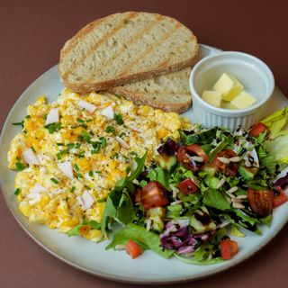 Jajecznica z szynką