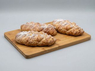 Croissant z truskawką