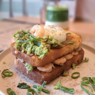 Croque madame z krewetkami i guacamole Polecane