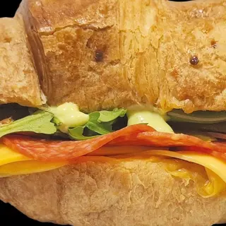 Wytrawny croissant z tuńczykiem