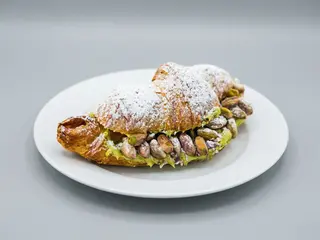 Croiss -owoce sezonowe w kremie
