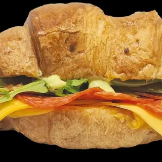 Wytrawny croissant z kurczakiem