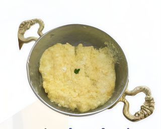 Jajecznica z białym serem