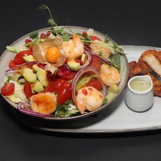 Sałatka z krewetkami 6 szt.