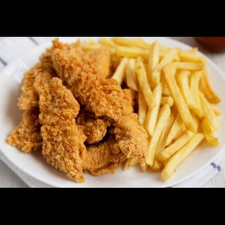 Crispy chicken with fries