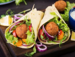 Cienki Tortilla roll falafel (30 CM )