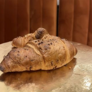 Croissant pistacjowy