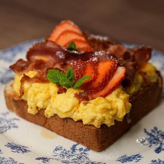 Tost Elegans
