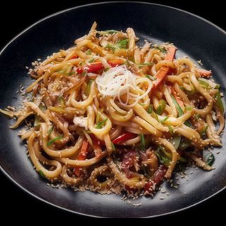 Makaron Udon z wołowiną