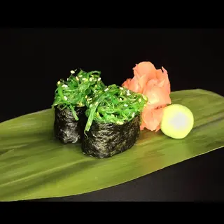 Gunkamaki w Nori z Sałatką Wakame 2szt