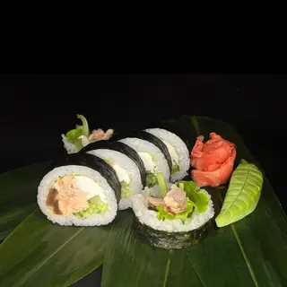 Futomaki Łosoś Pieczony 6szt