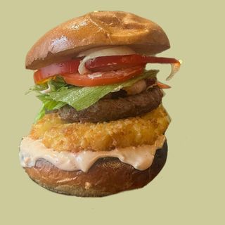 Mega cheese burger ,frytki,surówka