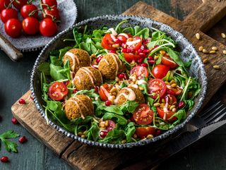 Falafel z sałatką