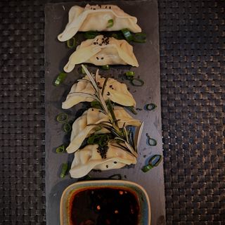 Gyoza z mięsem (5 szt)
