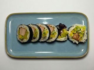 Futomaki pieczony tuńczyk